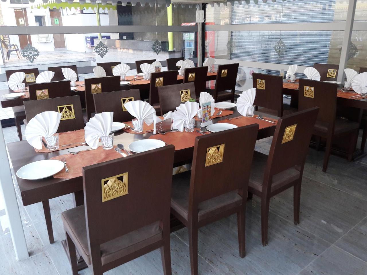 Dev Motel And Banquet Nadiād 외부 사진